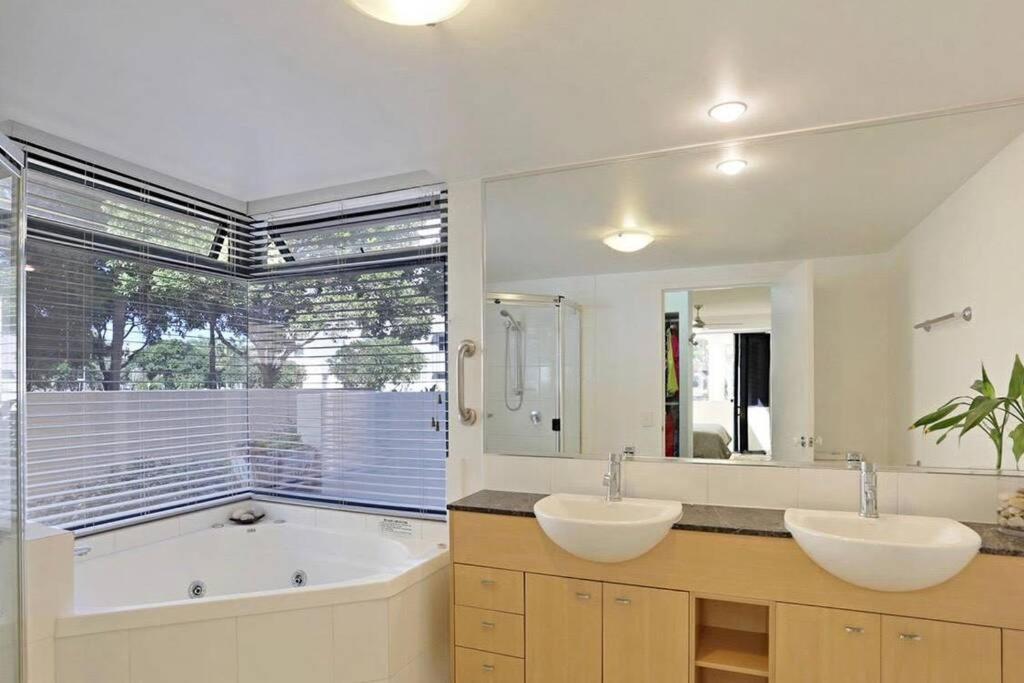 Alexandra Headland Resort With Stylish Stays Exterior foto